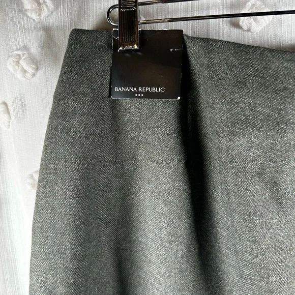NWT Banana Republic Women’s Charcoal Gray Wool Buttoned Mini Skirt Size 14 - Picture 6 of 7